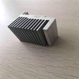 Penukar Panas Kendaraan 3003 CNC Cooling Fin Extruded Aluminium Heat Sink