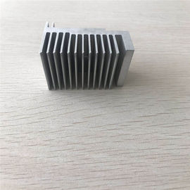 Penukar Panas Kendaraan 3003 CNC Cooling Fin Extruded Aluminium Heat Sink