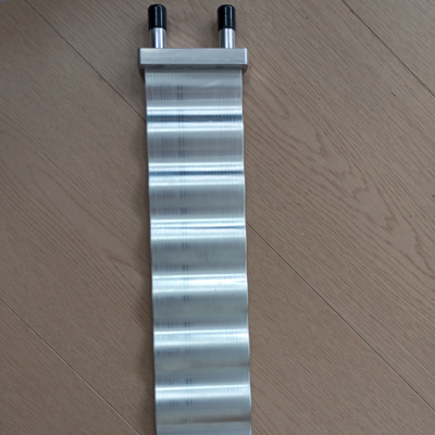 Kualitas Serpentine Tube Liquid Cold Plate Pelat Pendingin Baterai Silinder Ringan 18650 21700 4680 pabrik