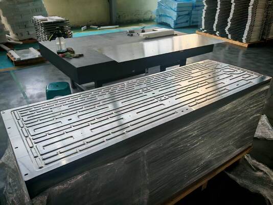 Kualitas Piring dingin aluminium 1P104S dengan keandalan tinggi dengan pengujian kebocoran helium untuk aplikasi ESS pabrik