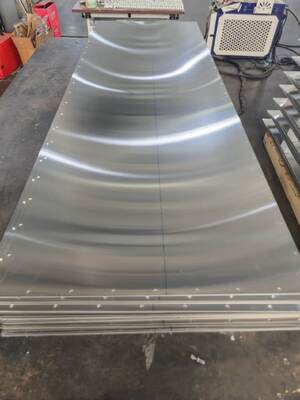 Kualitas Pelat Pendingin Cairan Aluminium Saluran Mikro untuk CPU Server Pusat Data 250x150mm pabrik